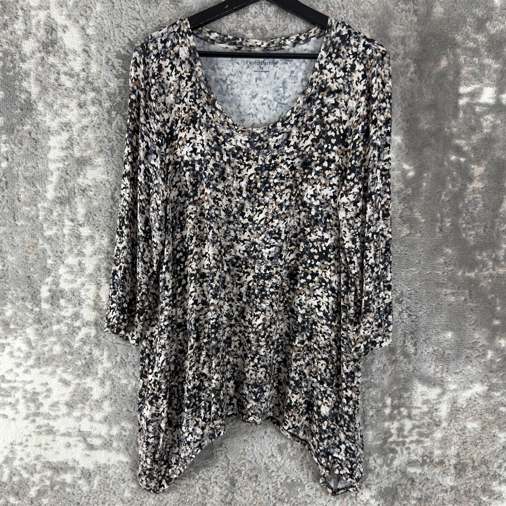Croft Barrow Size M Geometric Scoop Neck Top Casual Long Sleeve Stretch